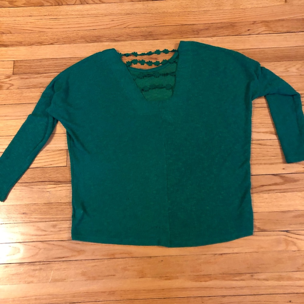 Woman’s Large Great Sweater - Ornate Back Design